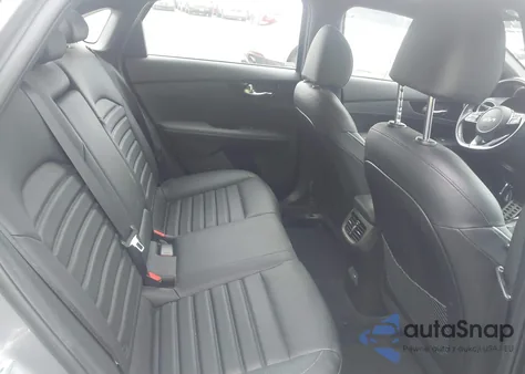 2023 Kia Forte Gt-Line z USA, uszkodzony, nr VIN 3KPF54AD7PE536837